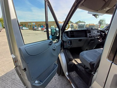 Lot 17 - 2010 (60 Plate) Ford Transit 140 T430 17S RWD Euro 5 mini bus