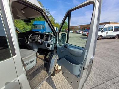 Lot 17 - 2010 (60 Plate) Ford Transit 140 T430 17S RWD Euro 5 mini bus