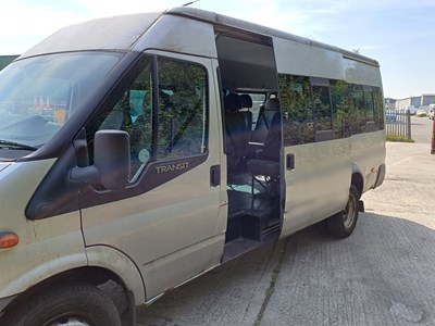 Lot 17 - 2010 (60 Plate) Ford Transit 140 T430 17S RWD Euro 5 mini bus