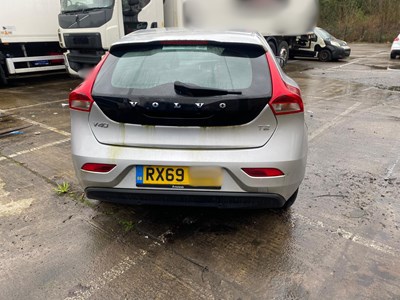 Lot 54 - 2019 (69 Plate) Volvo V40 Momentum Edition T2 Euro 6