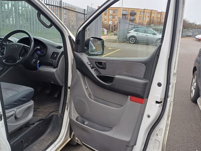 Lot 13 - 2017 Hyundai iLoad SE CRDI Panel Van Euro 6