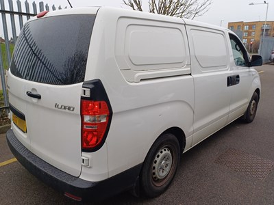 Lot 13 - 2017 Hyundai iLoad SE CRDI Panel Van Euro 6