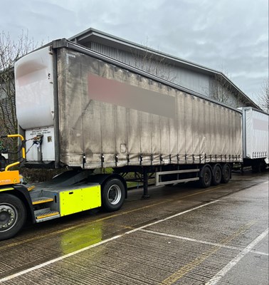 Lot 50 - 2012 Cartwright Curtainsided Straight Frame Tri Axle Trailer