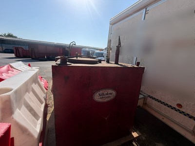 Lot 37 - Silkolene 1363 Litre Oil Tank With Pump